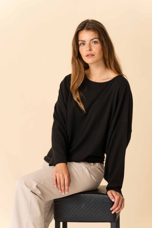 Juul & Belle Estelle pull black
