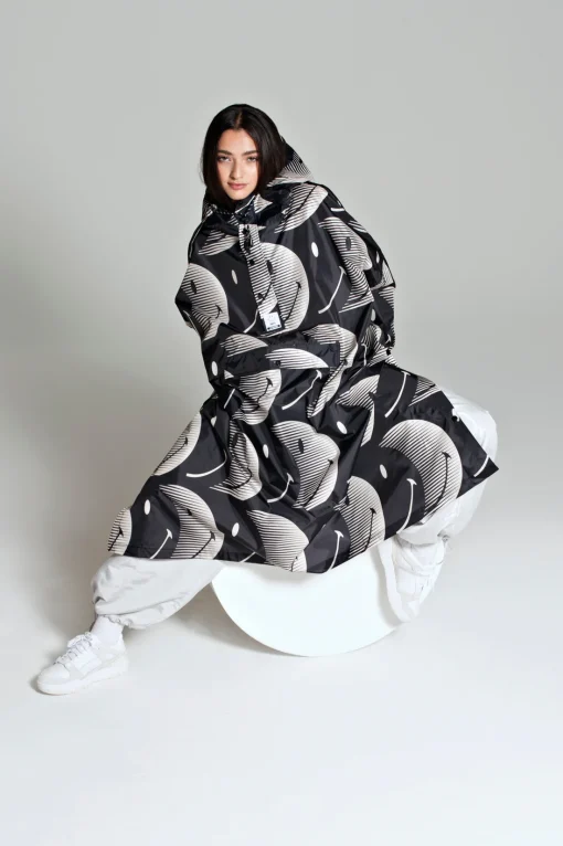 Rainkiss half moon smiley poncho