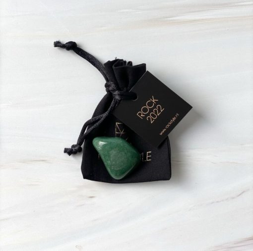 Rockstyle black velvet giftbag met Aventurijn edelsteen