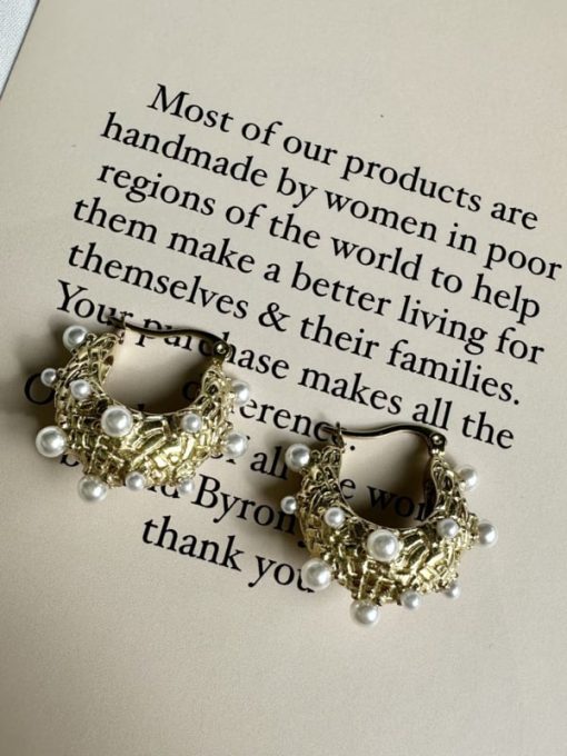 Byron Jewels Hammered breeze pearl earrings
