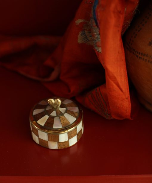 Doing goods Woody checkered circus box
